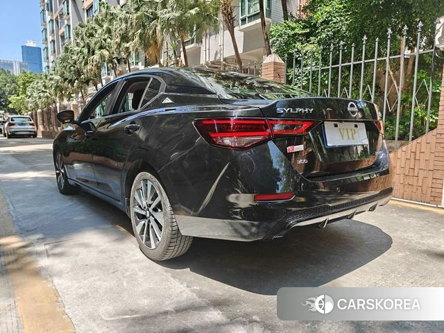 Nissan Xuan Yi 2022 Черный из Китая