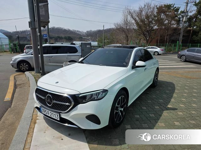 Mercedes-Benz E-Class W214 2025 Белый из Кореи