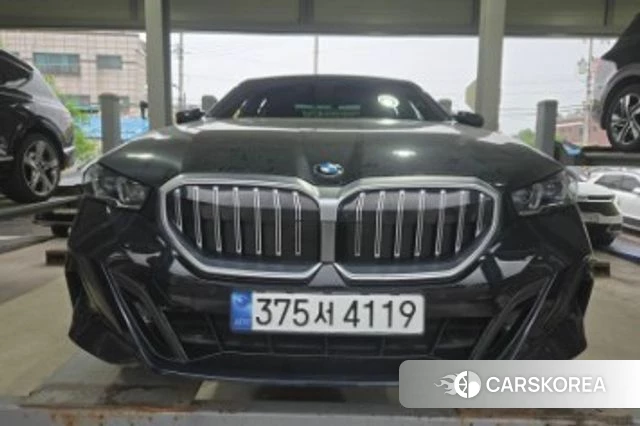 BMW 5 Series (G60) 2024 Черный из Кореи