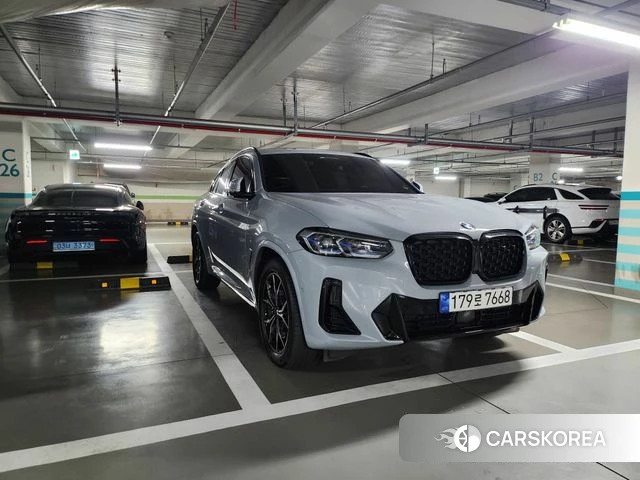 BMW X4 (G02) 2022 Светло-серебряный цвет из Кореи