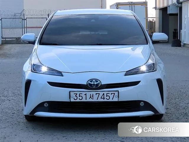 Toyota Prius 4th Generation 2020 Белый из Кореи