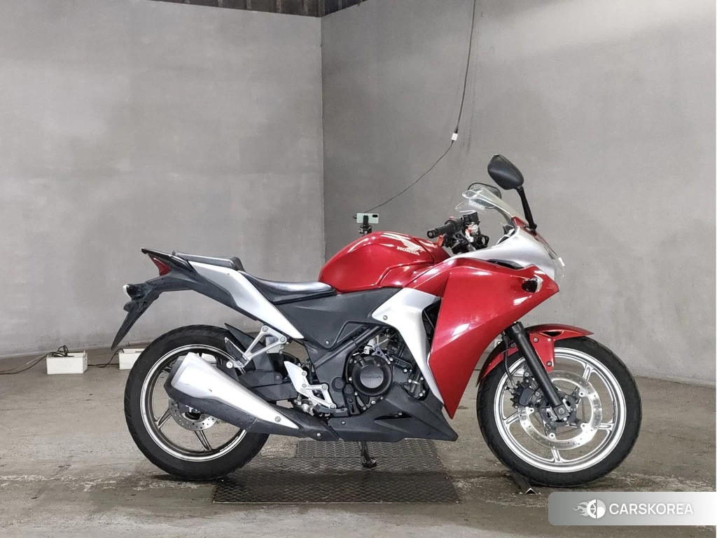 Проданный Honda CBR250R 2011 из Японии, фото 2