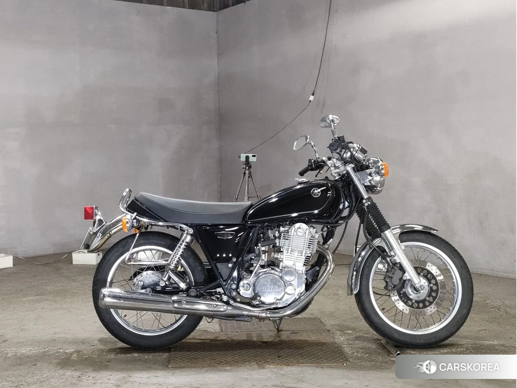 Проданный Yamaha SR 400 2016 из Японии