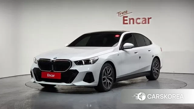 BMW 5 Series (G60) 2025 Белый из Кореи