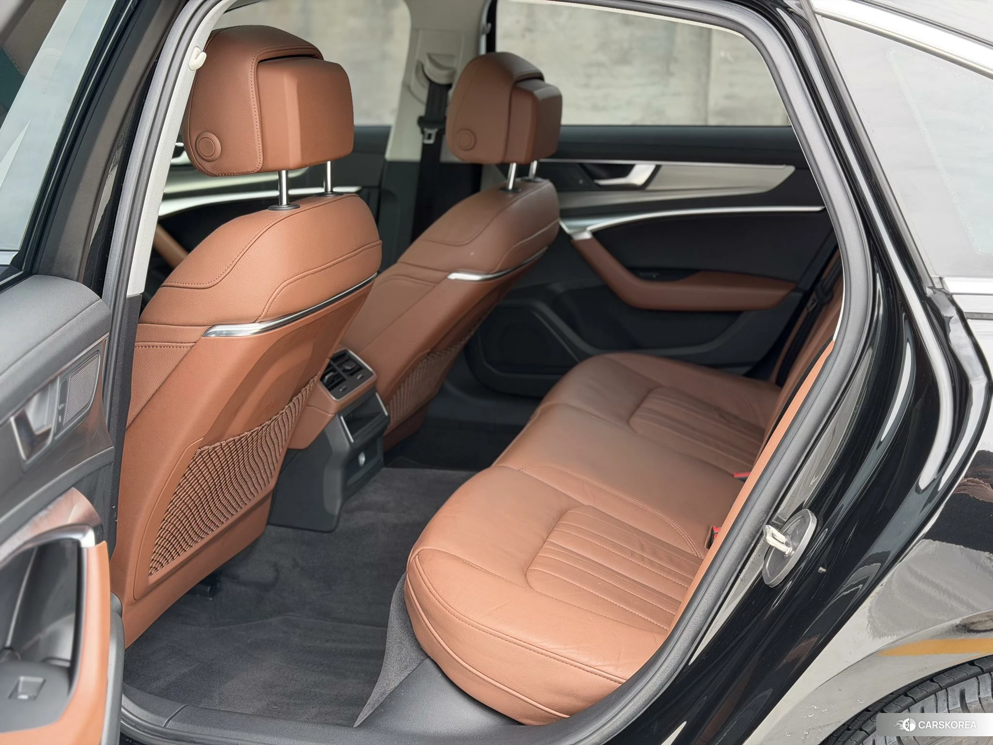 Audi A6L 2020 Черный из Китая