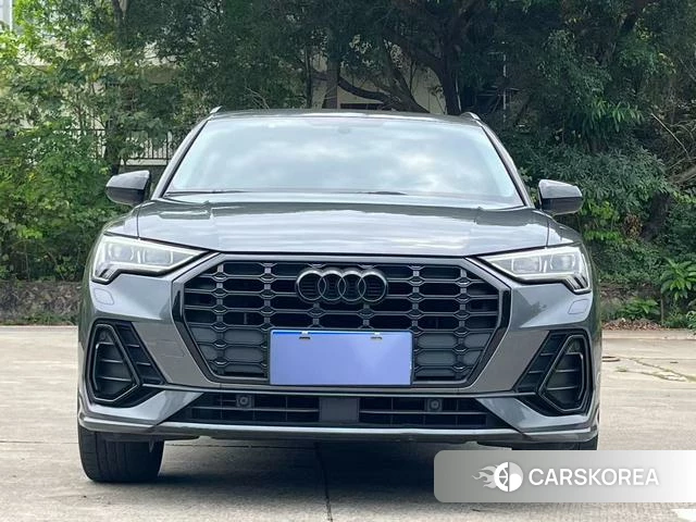 Audi Q3 2021 Темно-серый из Китая