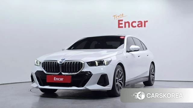 BMW 5 Series (G60) 2023 Белый из Кореи