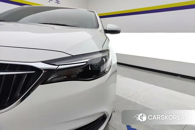 Buick Yinglang 2020 Белый из Китая
