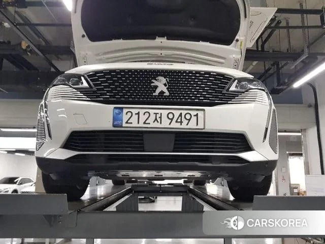 Peugeot 5008 second generation 2022 Белый из Кореи
