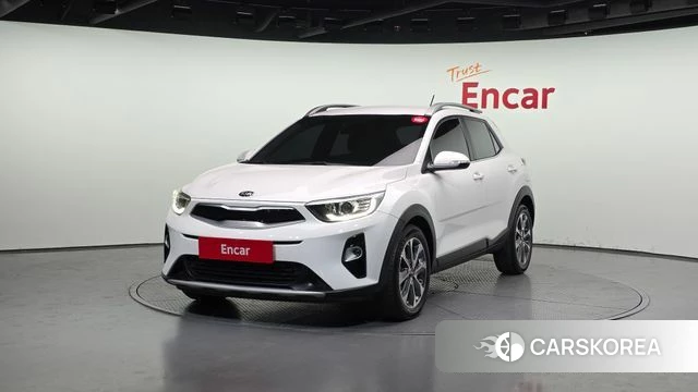 Kia Stonic 2018 Белый из Кореи