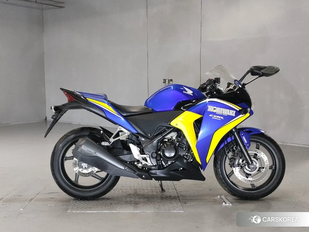 Проданный Honda CBR250R 2013 из Японии, фото 2