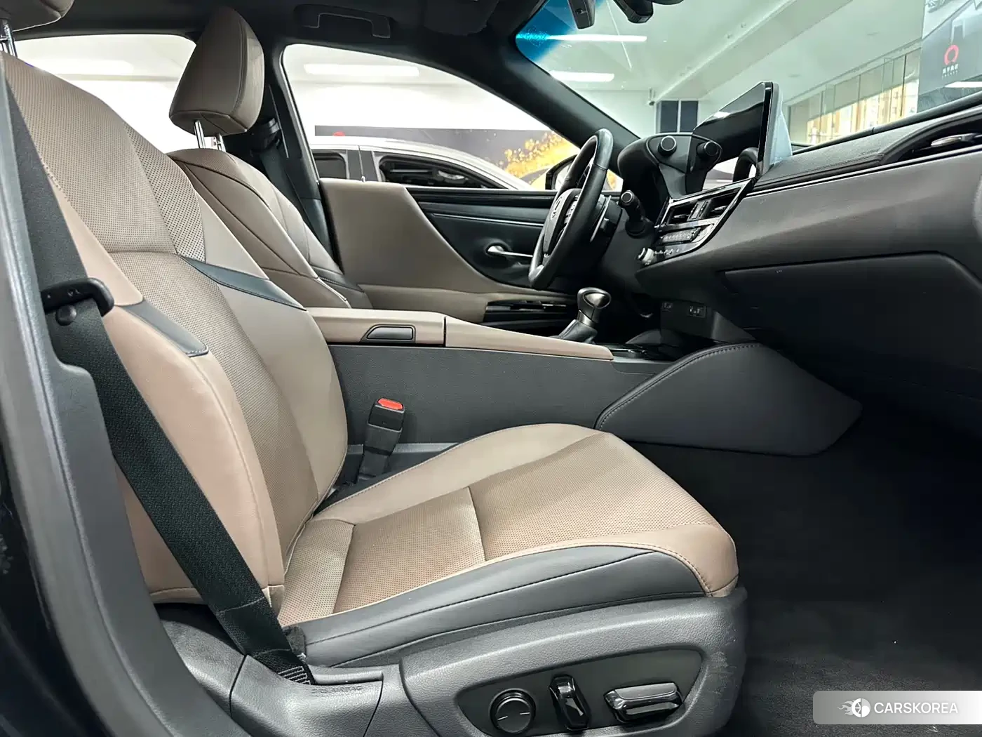 Lexus ES 2024 Черный из Китая