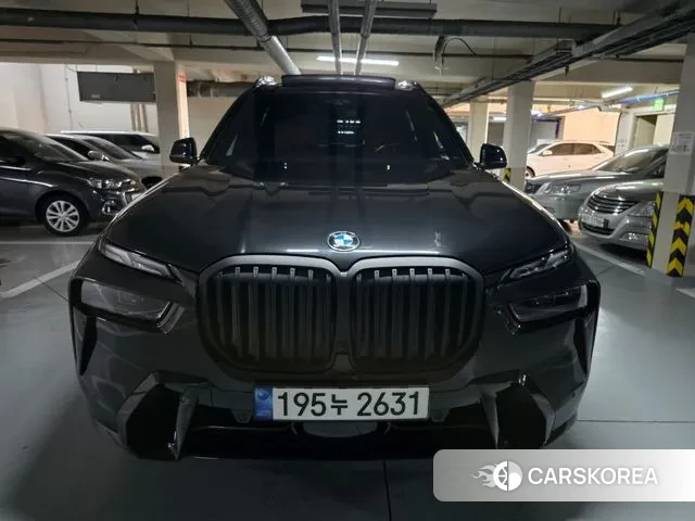 BMW X7 (G07) 2023 Черный из Кореи