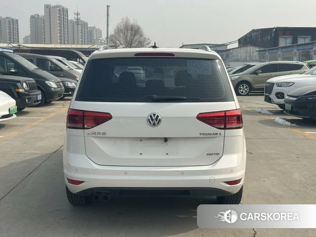 Volkswagen Touran L 2018 Белый из Китая