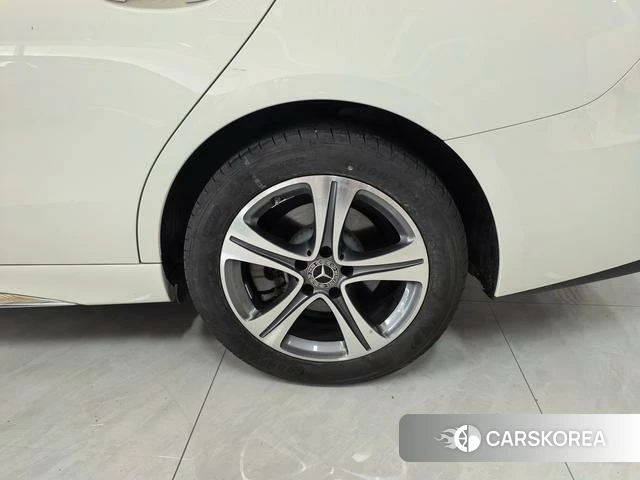 Mercedes-Benz Class C 2022 Белый из Китая
