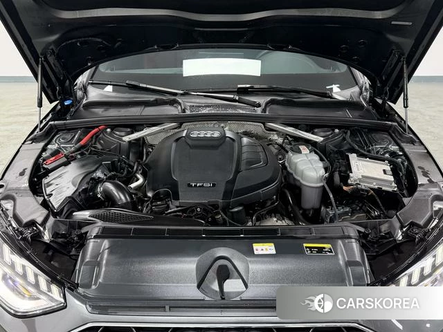 Audi A4L 2022 Темно-серый из Китая