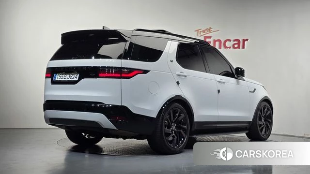 Land Rover Discovery 5 2023 Белый из Кореи