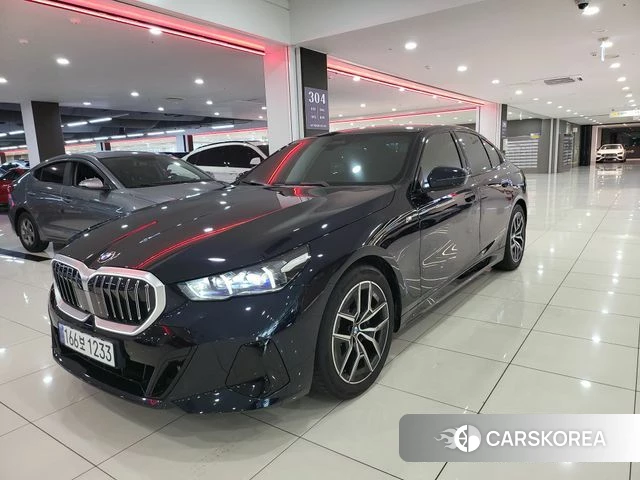 BMW 5 Series (G60) 2024 Черный из Кореи