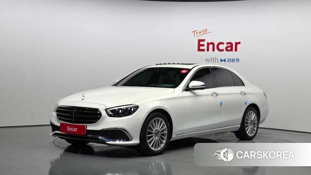 Mercedes-Benz E-Class W213 2021 Белый из Кореи
