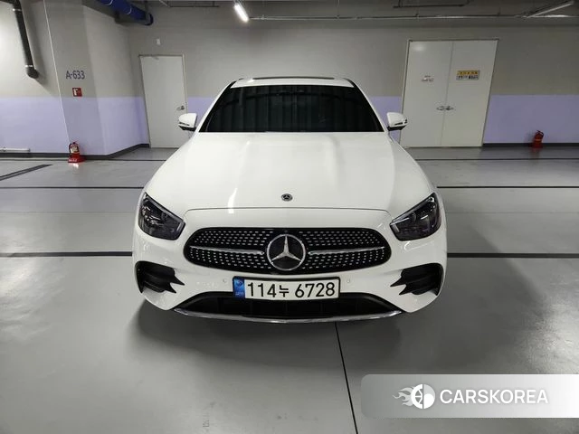 Mercedes-Benz E-Class W213 2021 Белый из Кореи