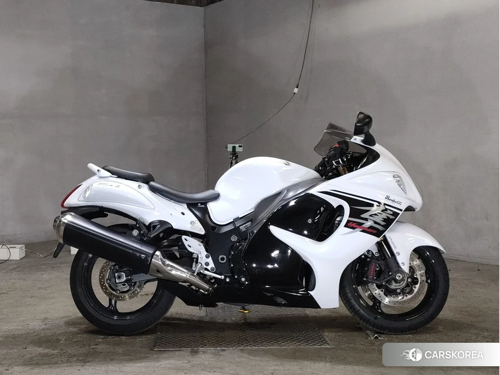 Проданный Suzuki GSX1300R HAYABUSA 2017 из Японии