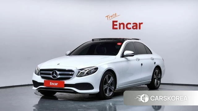 Mercedes-Benz E-Class W213 2019 Белый из Кореи