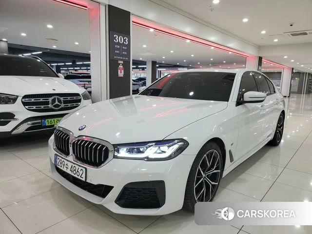 BMW 5 Series (G30) 2023 Белый из Кореи
