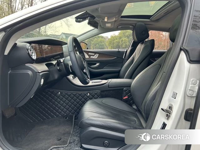 Mercedes-Benz CLS 2022 Белый из Китая