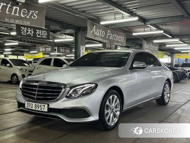 Mercedes-Benz E-Class W213 2018 Серебряный из Кореи