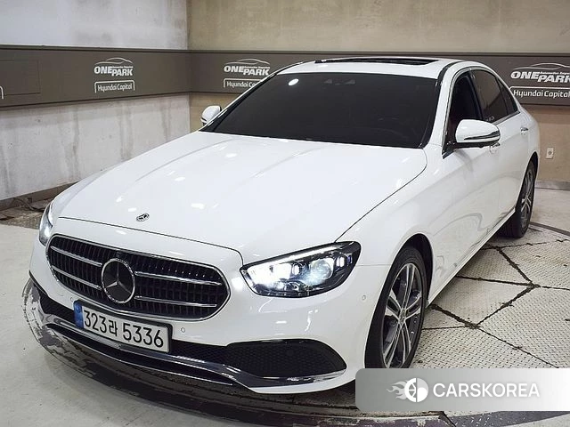 Mercedes-Benz E-Class W213 2022 Белый из Кореи