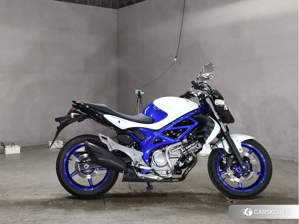 Проданный Suzuki GLADIUS 400 2012 из Японии
