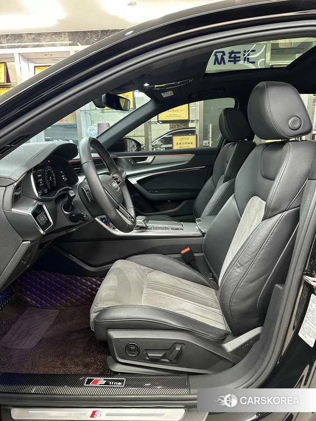 Audi A6L 2022 Черный из Китая
