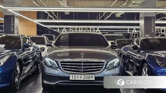 Mercedes-Benz E-Class W213 2020 Серый из Кореи