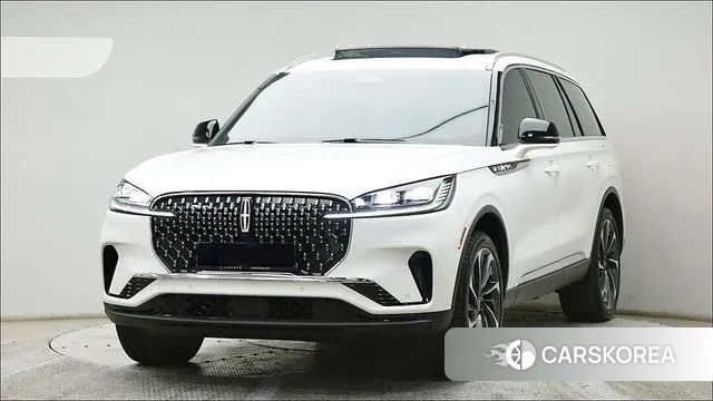 Lincoln Aviator 2nd generation 2024 Белый из Кореи