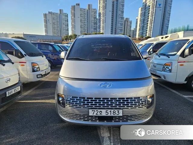 Hyundai Staria 2021 Серебряный из Кореи