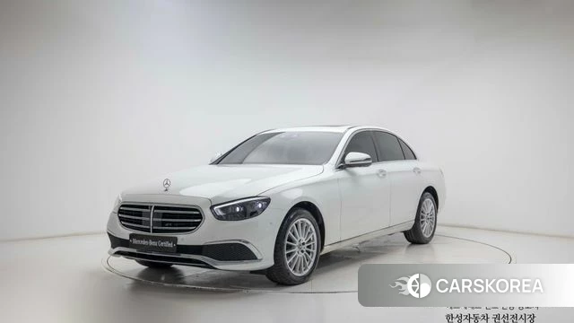 Mercedes-Benz E-Class W213 2023 Белый из Кореи