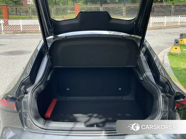 Chang'an UNI-V 2023 Темно-серый из Китая