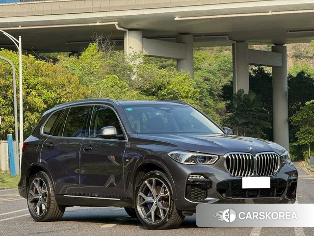BMW X5 (imported) 2021 Темно-серый из Китая