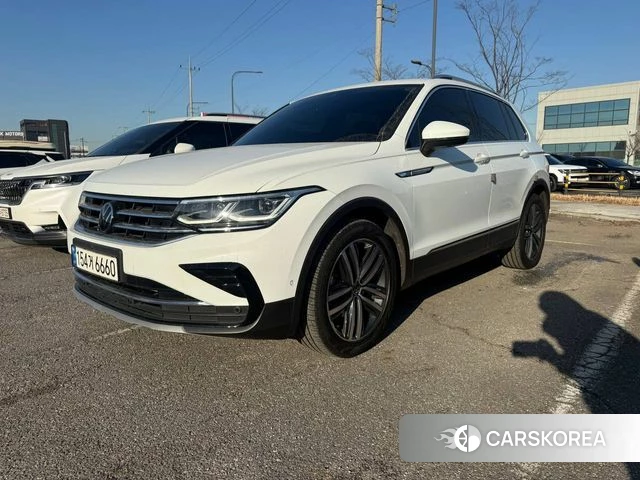 Volkswagen Tiguan second Generation 2022 Белый из Кореи
