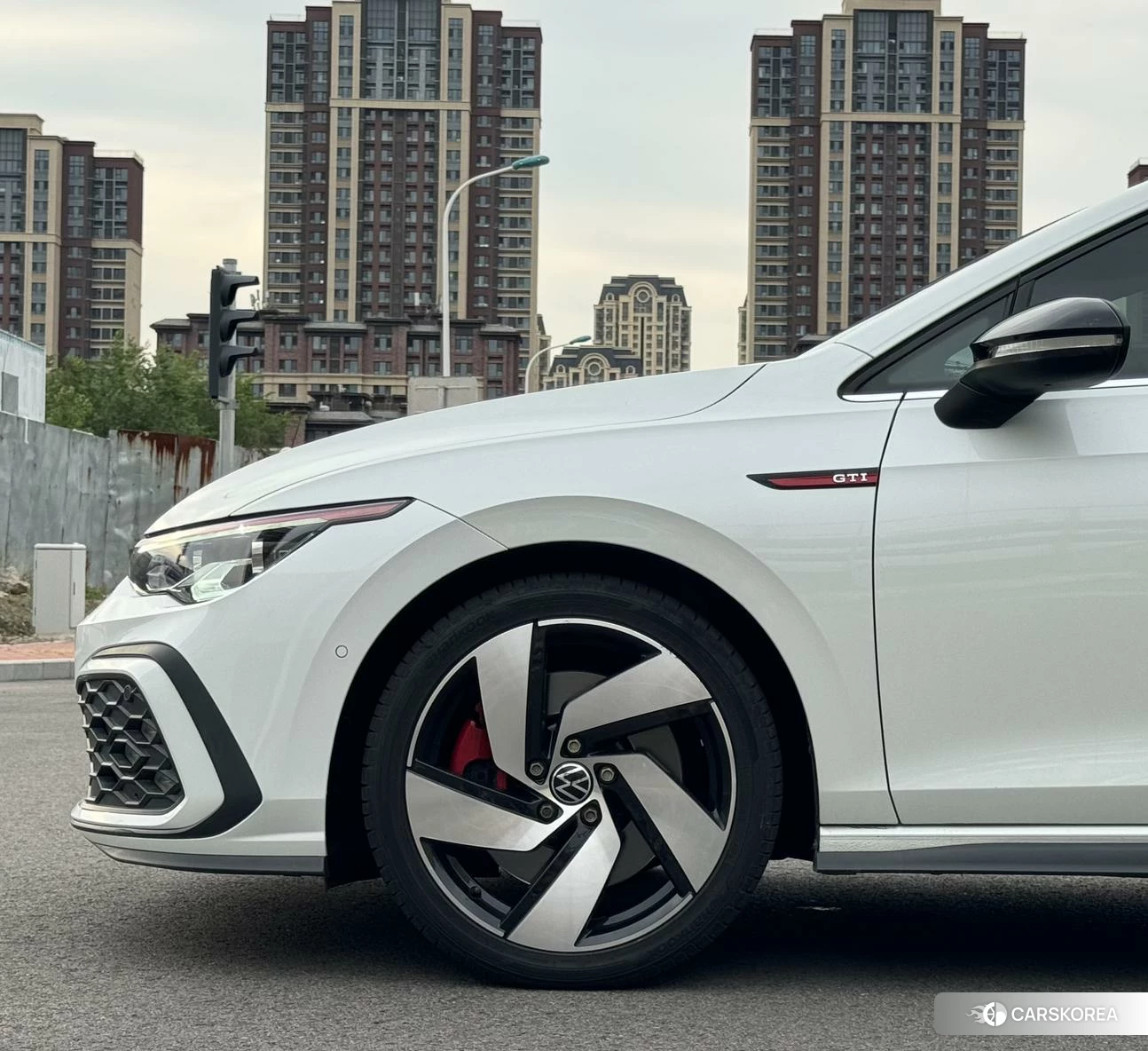 Volkswagen Golf 2021 Белый из Китая