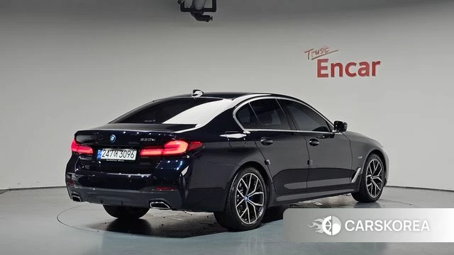 BMW 5 Series (G30) 2023 Черный из Кореи