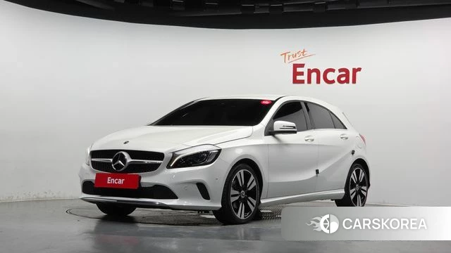 Mercedes-Benz A-Class W176 2018 Белый из Кореи