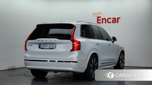 Volvo XC90 second Generation 2024 Белый из Кореи