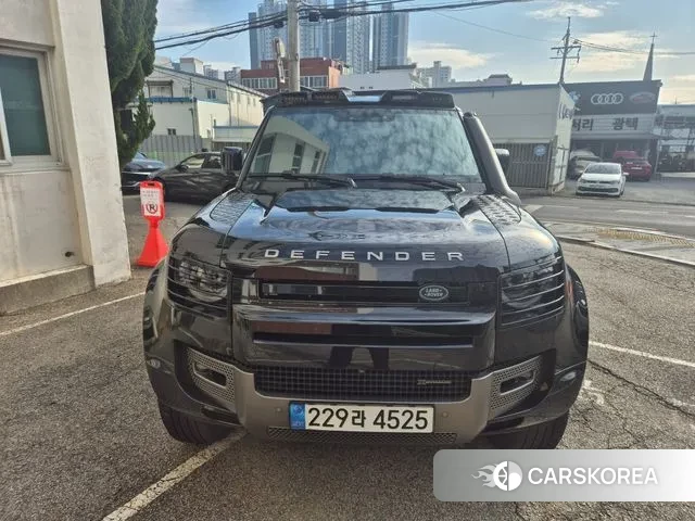 Land Rover Defender (L663) 2023 Черный из Кореи