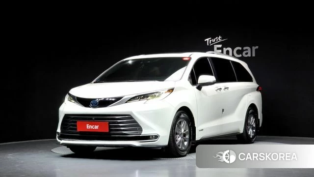 Toyota Sienna 4th Generation 2021 Белый из Кореи