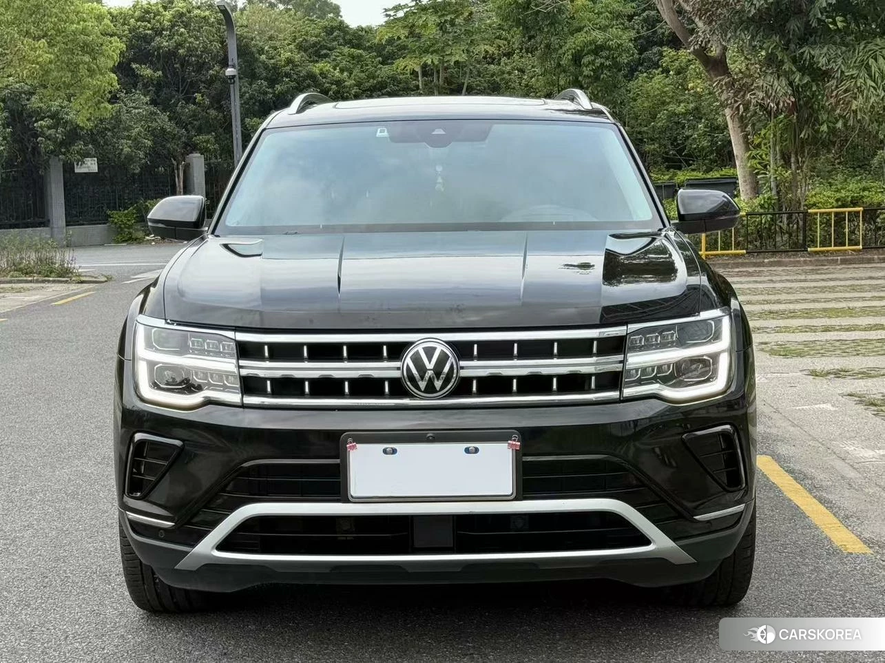 Volkswagen Tourang 2023 Черный из Китая