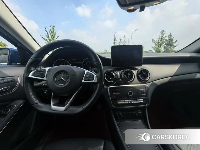 Mercedes-Benz GLA 2019 Синий из Китая