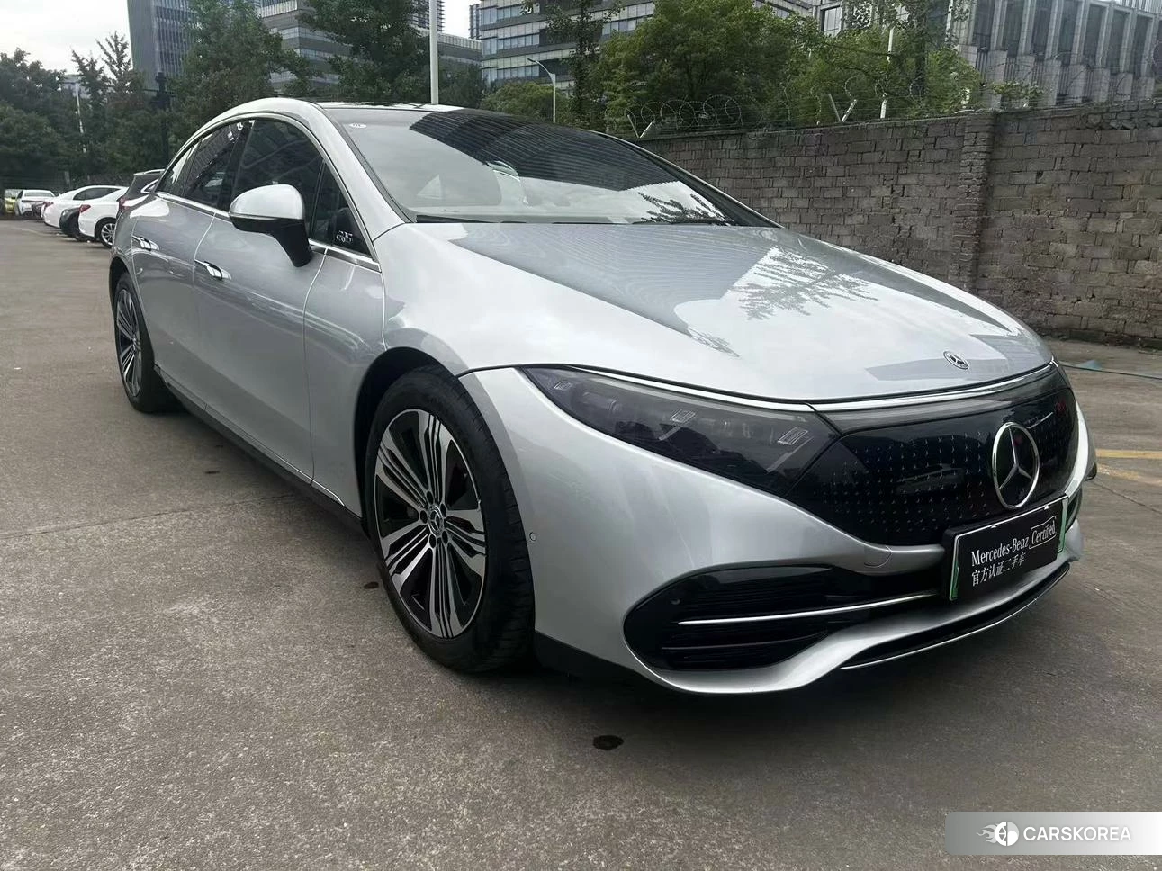 Mercedes-Benz EQS 2023 Серебристо-серый из Китая
