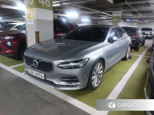 Volvo S90 2018 Серебристо-серый из Кореи