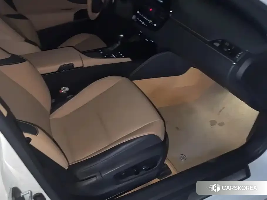 Lexus ES 2022 Белый из Китая